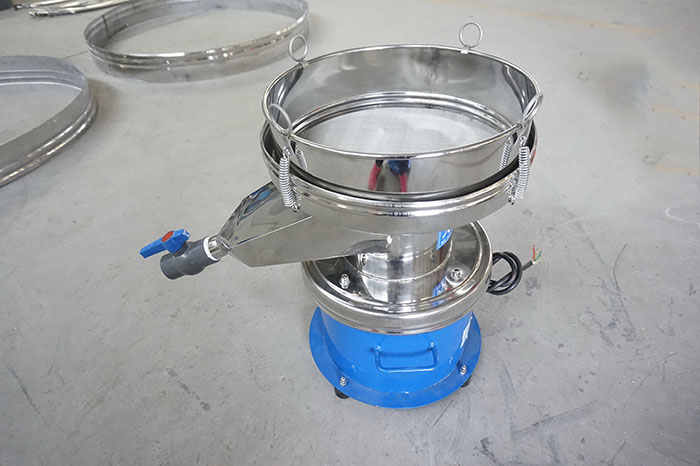 450過濾篩出料口處加裝閥門裝置，便于控制物料的出料量。